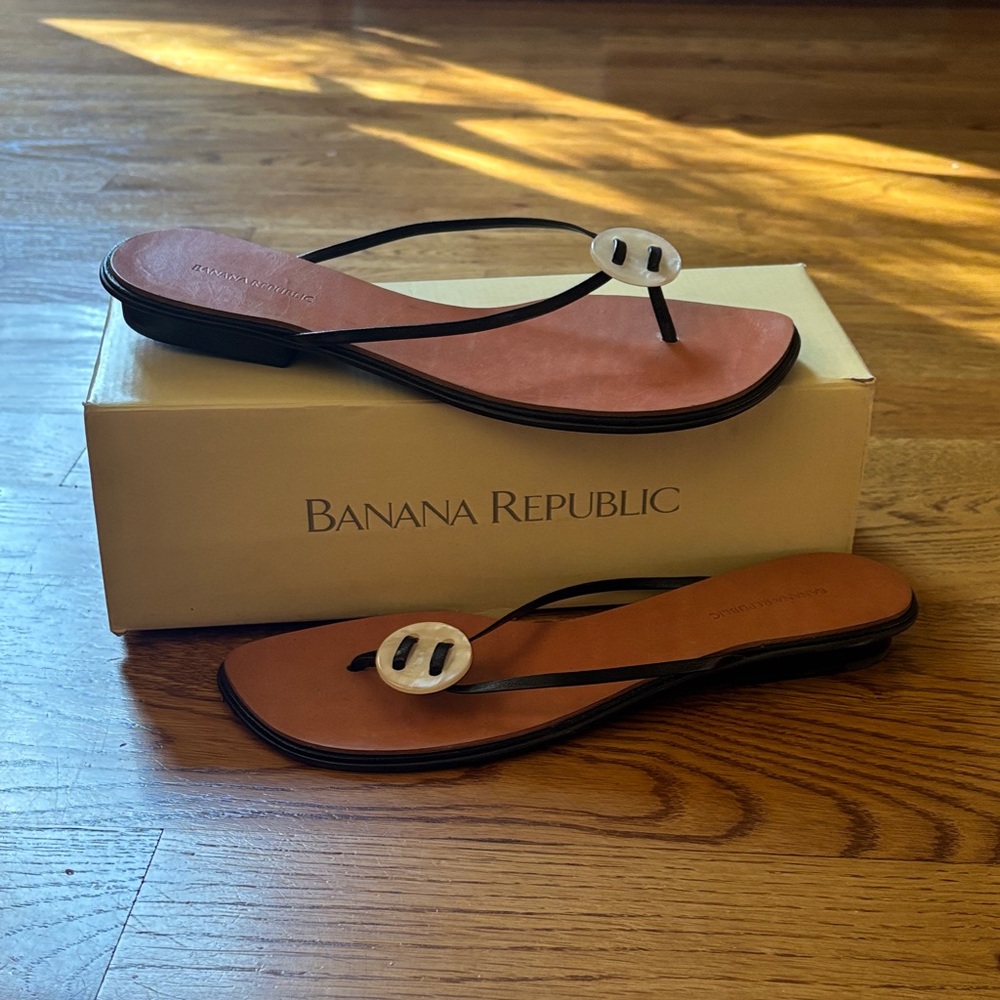 Banana Republic Black and Tan Sandals